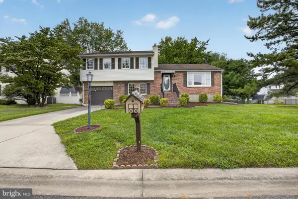 617 Green Spring Dr, BEAR, DE 19701