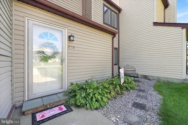 225 E Green Valley Cir, NEWARK, DE 19711