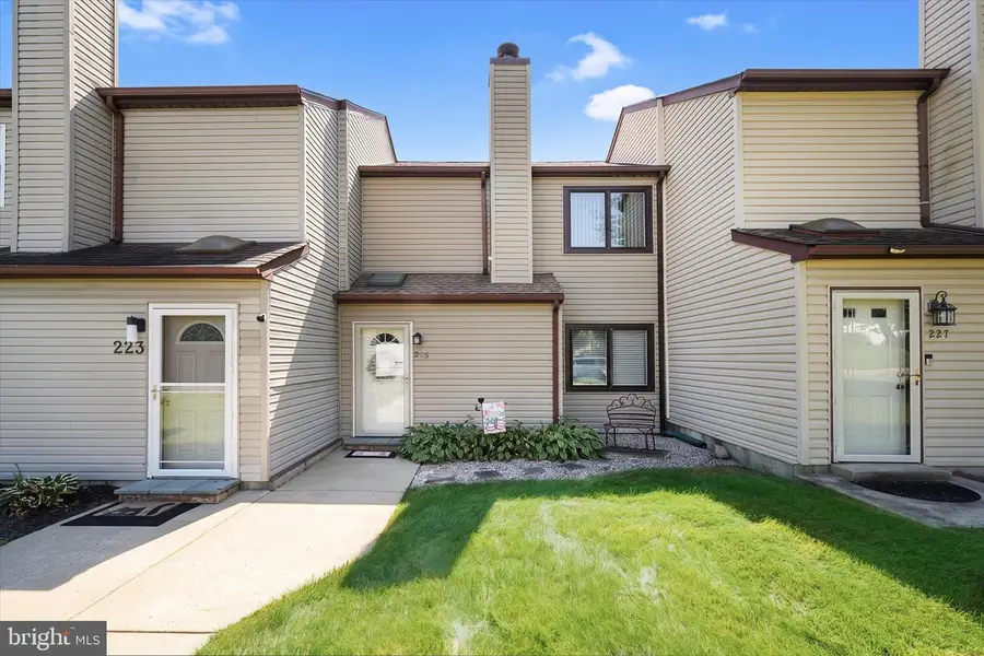225 E Green Valley Cir, Newark, DE 19711 - #2