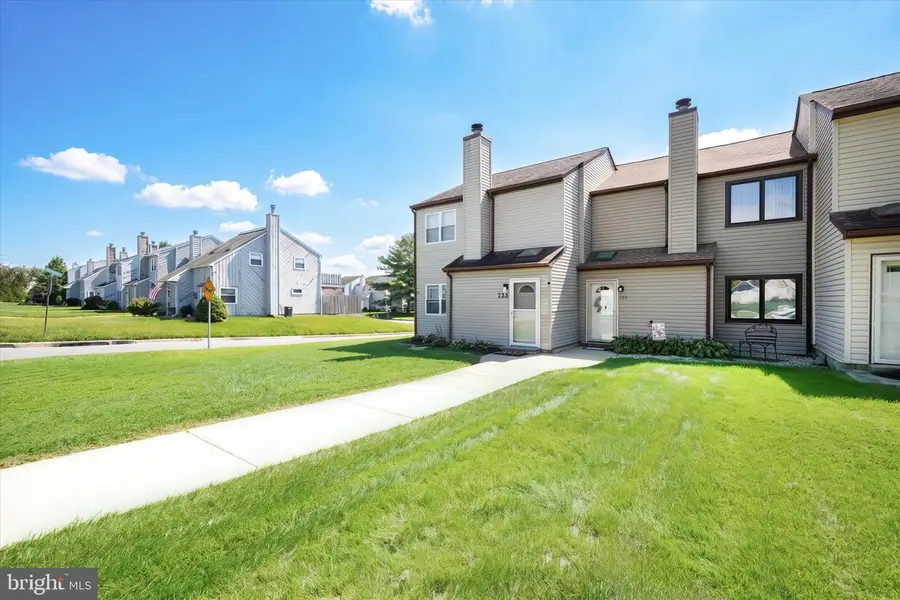 225 E Green Valley Cir, Newark, DE 19711 - #3