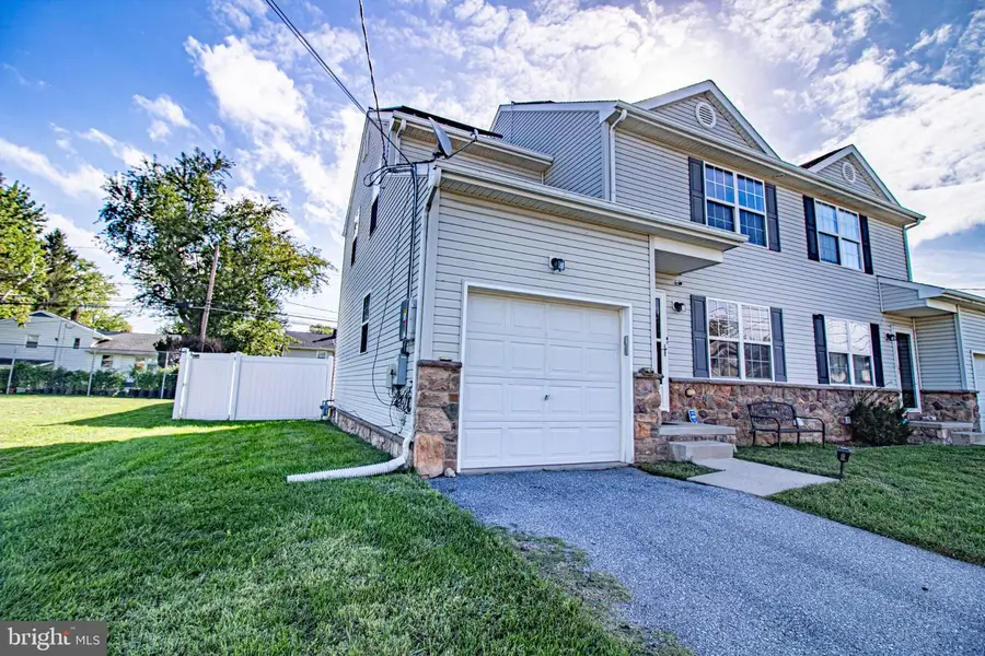 211 E Hazeldell Ave, New Castle, DE 19720 - #2