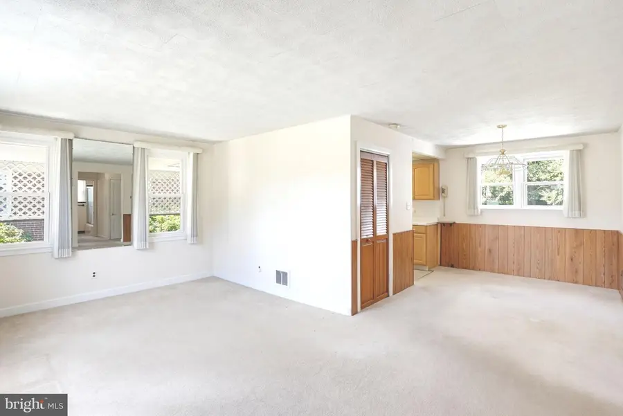 15 Garden Ln, New Castle, DE 19720 - #3