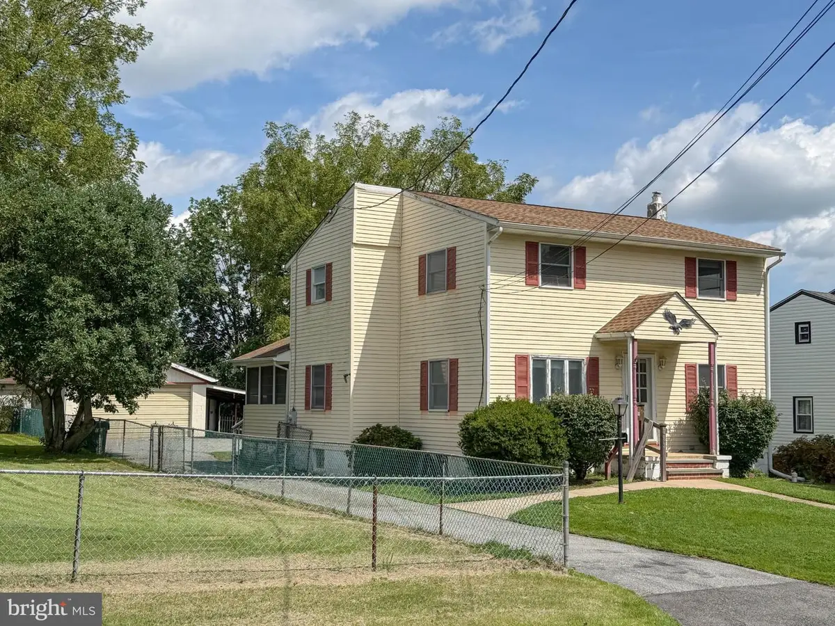 203 Clayton Ave, Wilmington, DE 19809 - #1