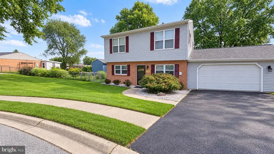 12 Rogers Cir, Newark, DE 19702 - #2
