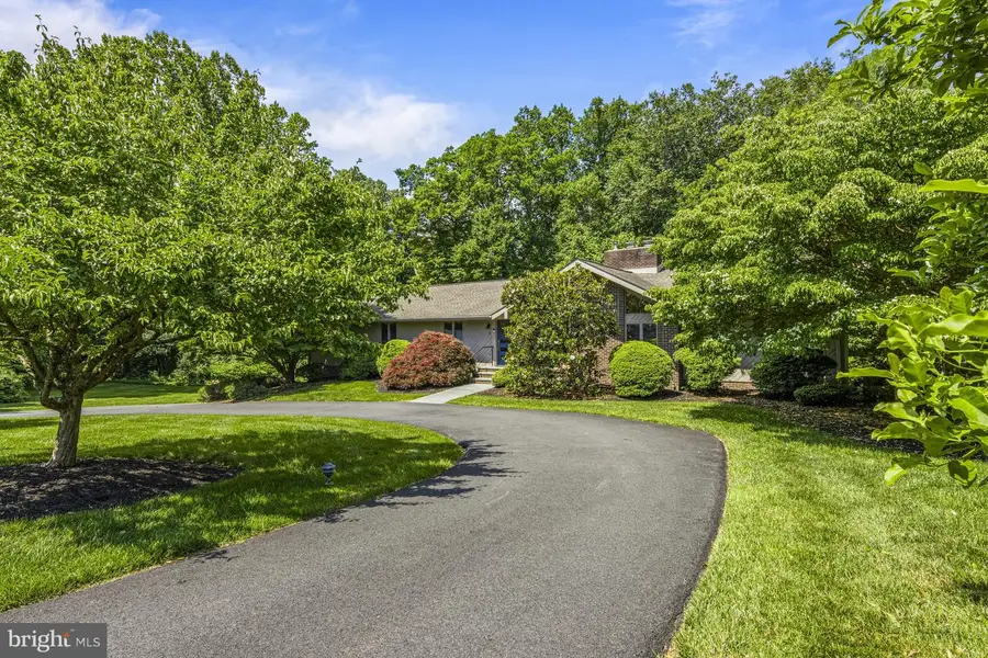 8 Mozart Dr W, Greenville, DE 19807 - #2