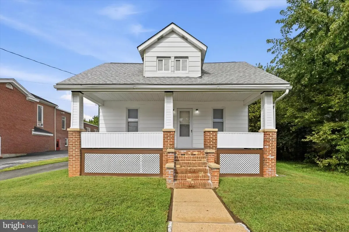 19 W Main St, Christiana, DE 19702 - #1
