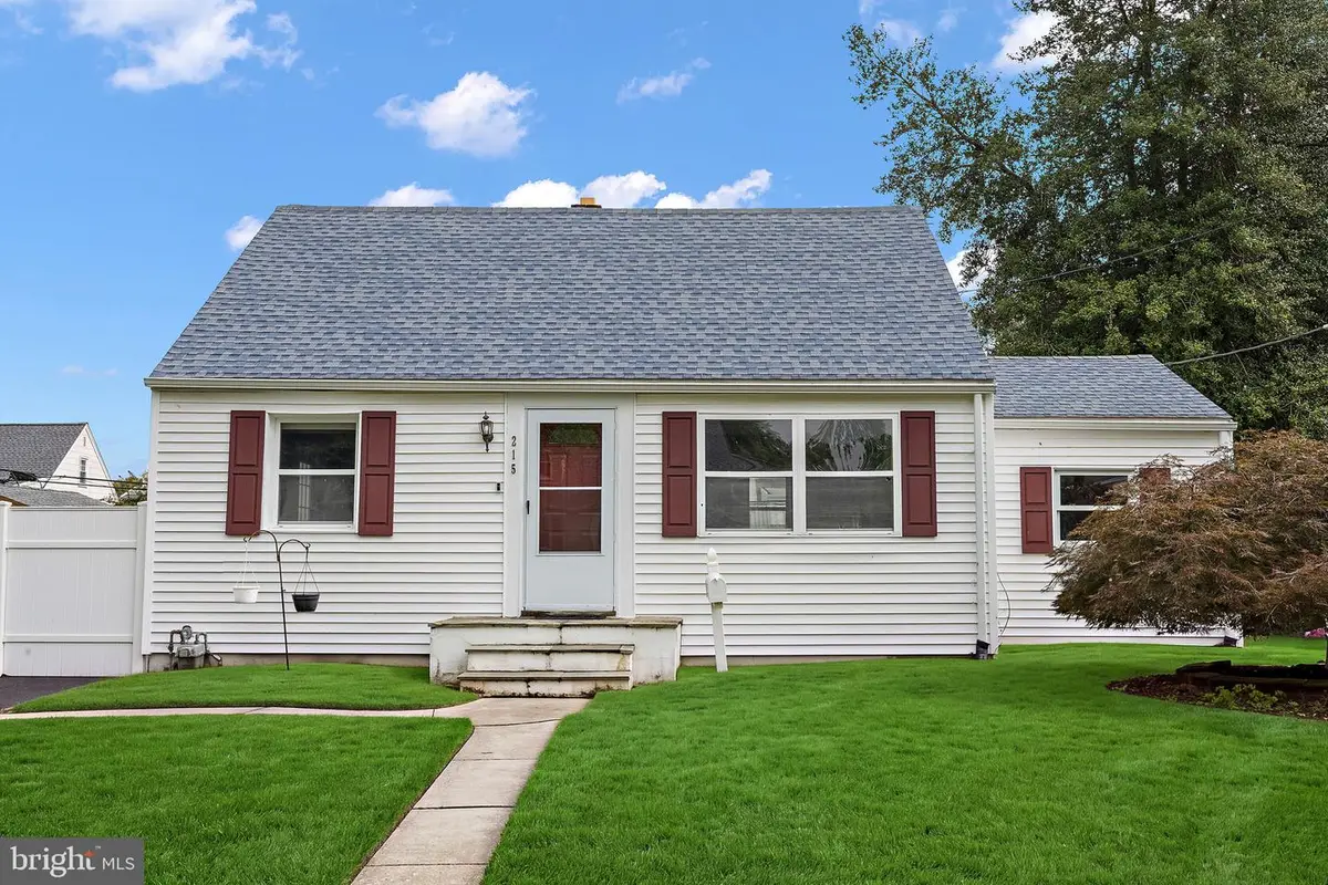 215 Decalb Ave, Wilmington, DE 19804 - #1