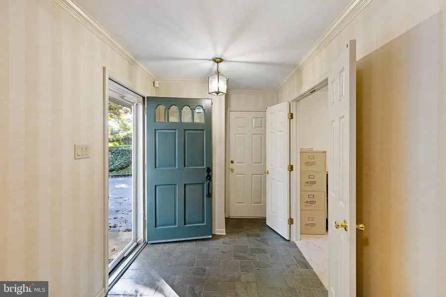 27 Kings Grant Rd, Hockessin, DE 19707 - #2