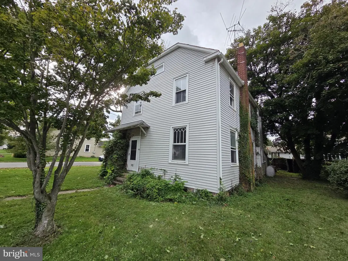 320 Washington St, Delaware City, DE 19706 - #1