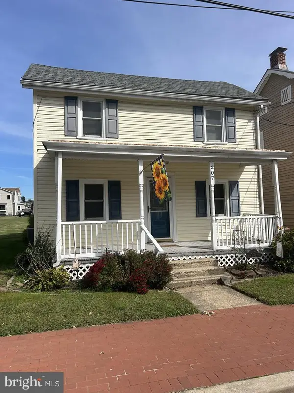 207 N Main St, ST GEORGES, DE 19733