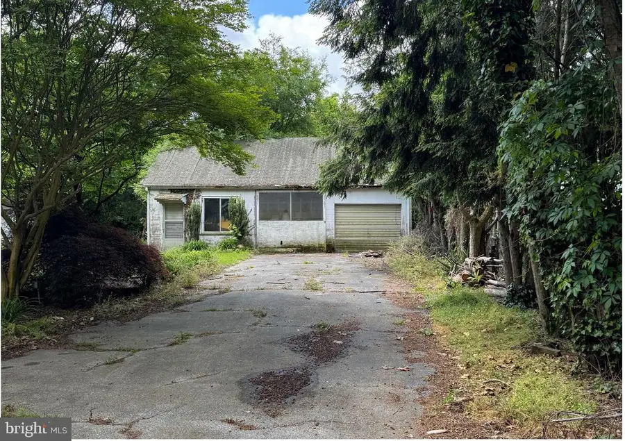 216 W 8th St, Laurel, DE 19956 - #2