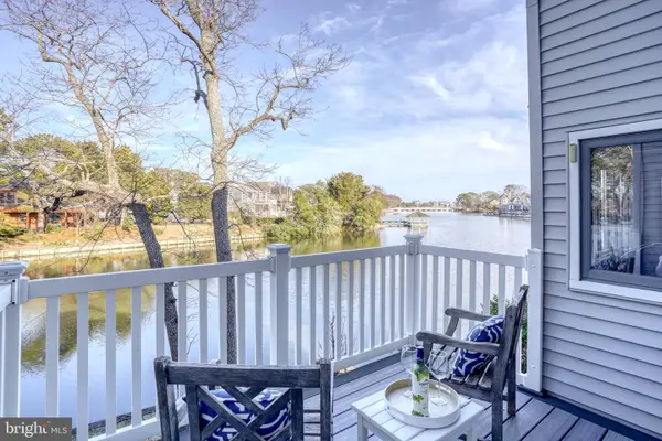 2 Newbold Sq #2, REHOBOTH BEACH, DE 19971