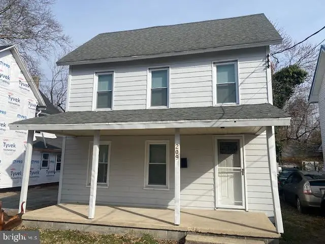 209 W 7th St, Laurel, DE 19956 - #1