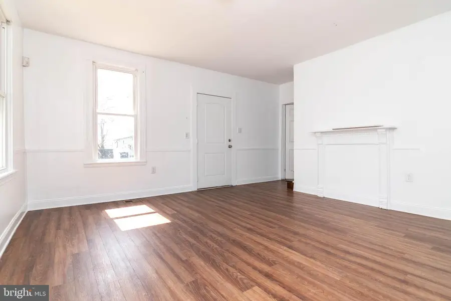 235 W 10 St, Laurel, DE 19956 - #2