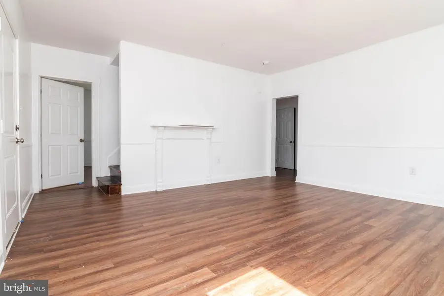 235 W 10 St, Laurel, DE 19956 - #3