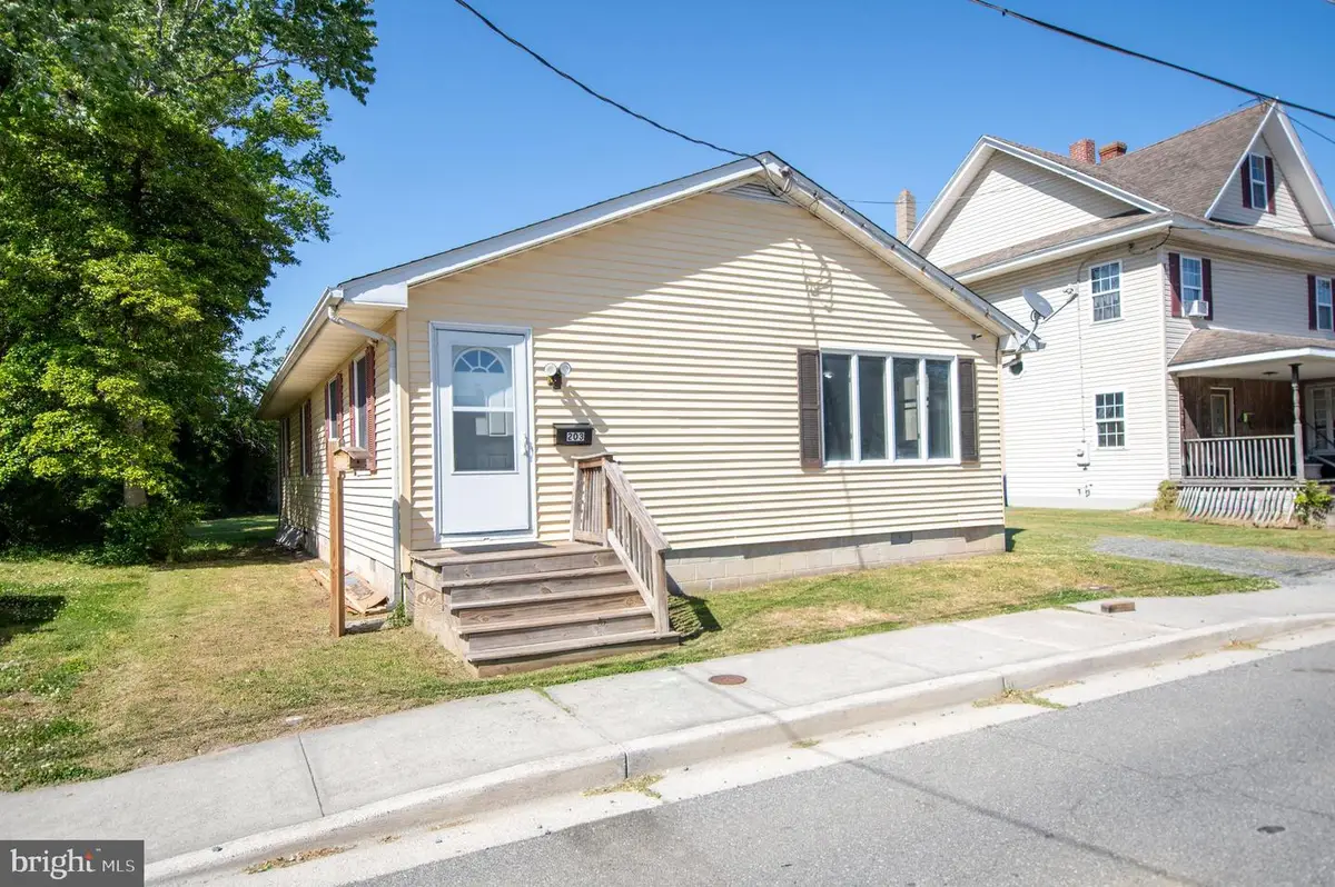 203 Delaware Ave, Delmar, DE 19940 - #1