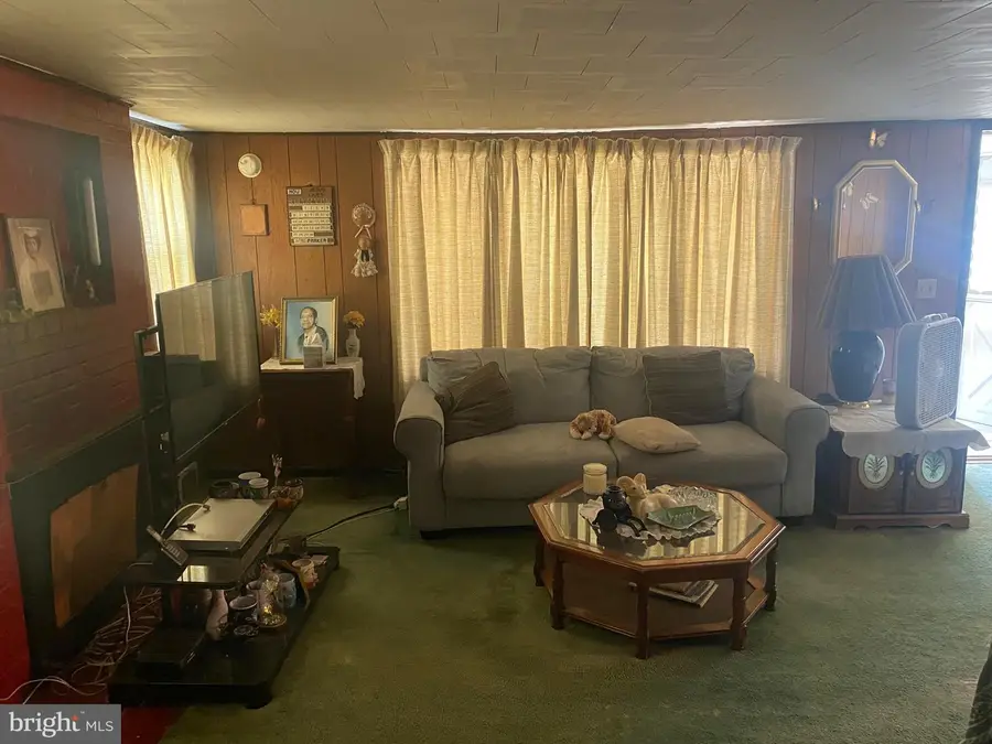 1101 W 6th St, Laurel, DE 19956 - #2