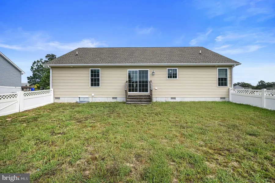 303 E 6th St, Blades, DE 19973 - #2