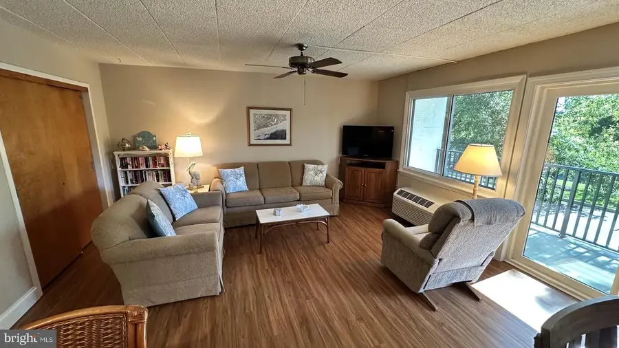 409 Rehoboth Ave #6, Rehoboth Beach, DE 19971 - #3