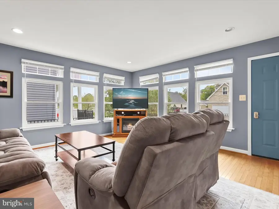 1619 Shore Dr, Edgewater, MD 21037 - Image #2