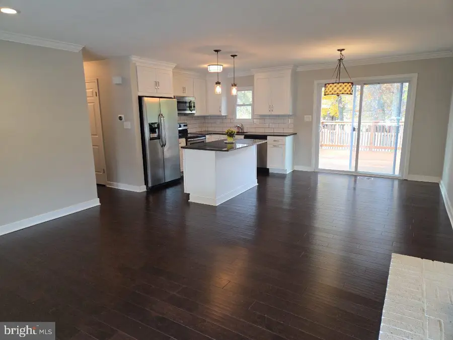 898 Brighton Pl, Glen Burnie, MD 21061 - Image #2