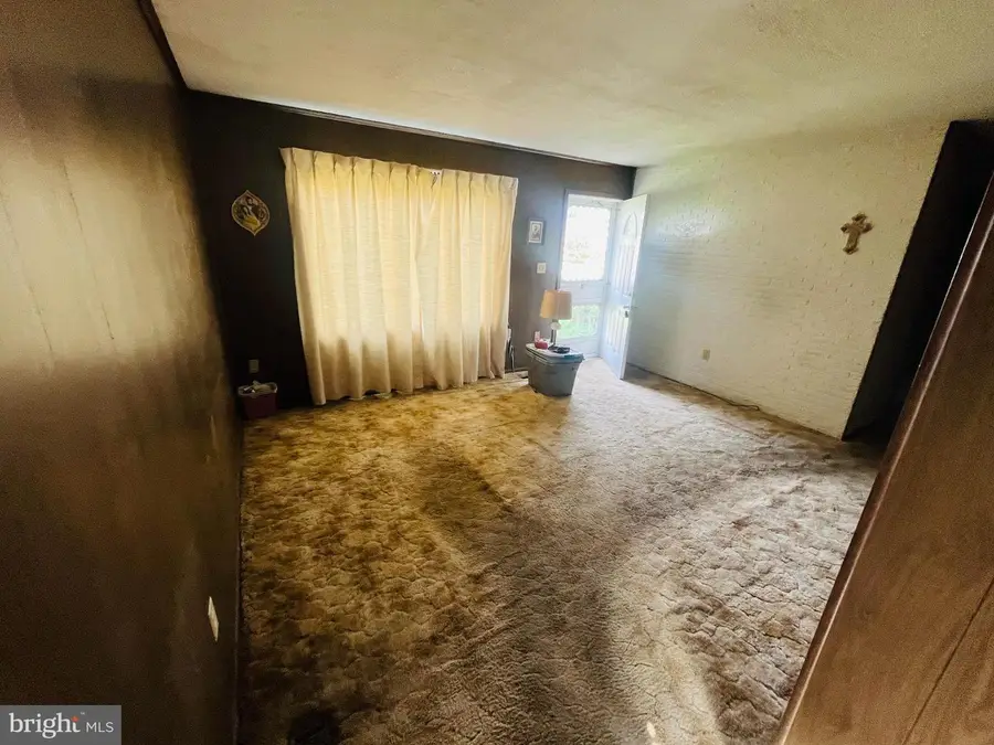 1319 Meadowvale Rd, Glen Burnie, MD 21060 - Image #2