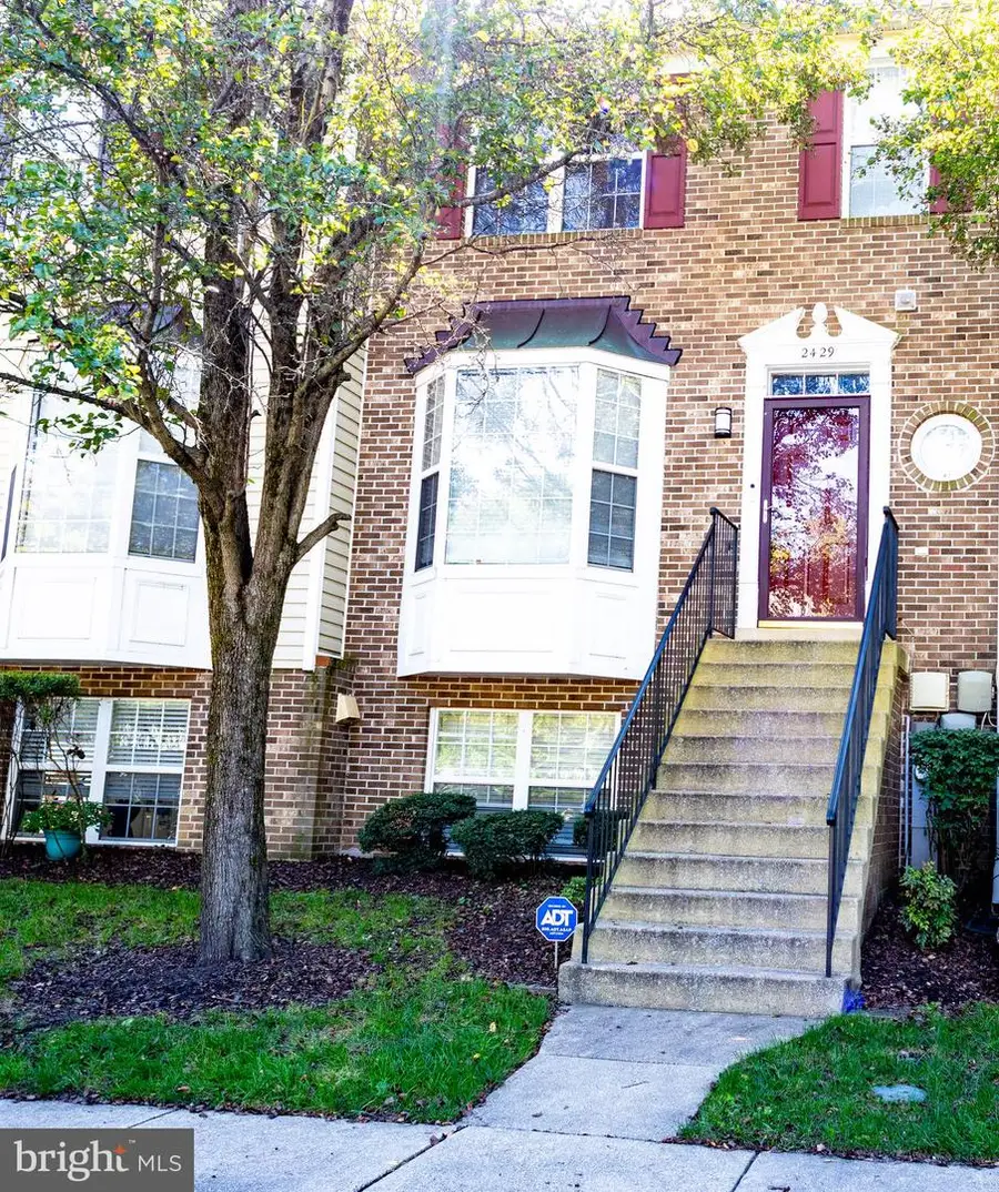 2429 Lizbec Ct, Crofton, MD 21114 - Image #2