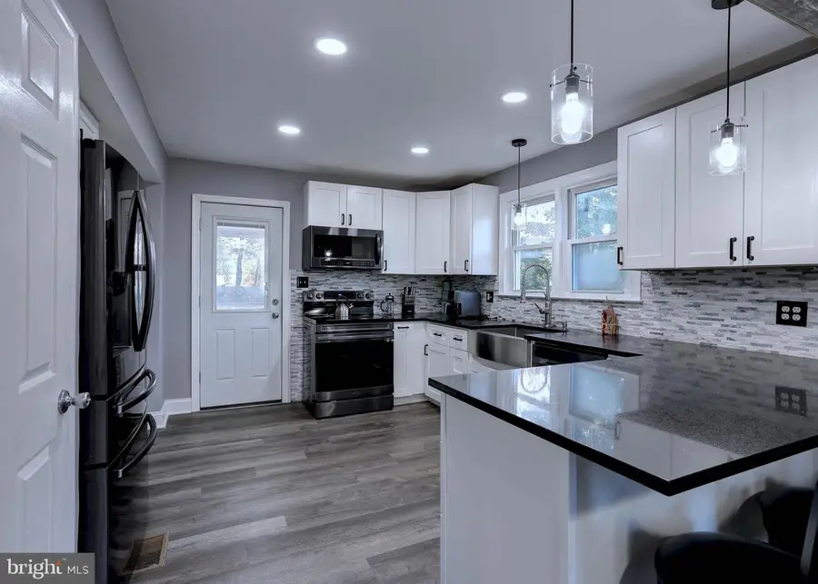 100 Sandsbury Ave, Glen Burnie, MD 21060 - Image #2