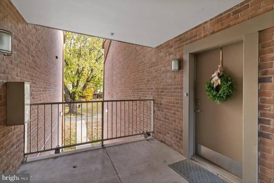 304-g Hilltop Ln, Annapolis, MD 21403 - Image #3