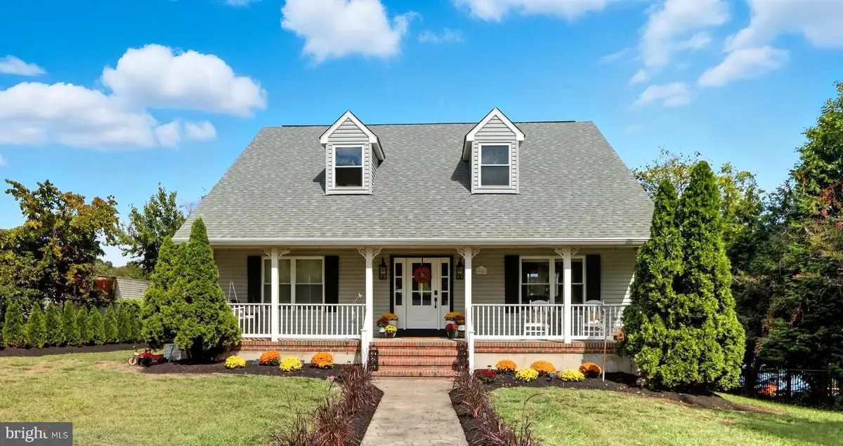 706 E Shore Rd, Pasadena, MD 21122 - Image #1