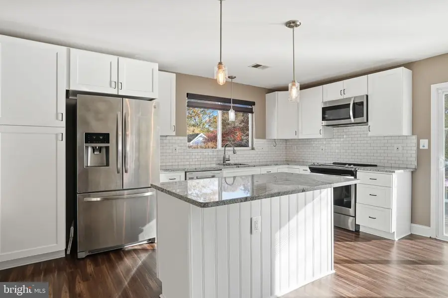 339 Beach Ave, Pasadena, MD 21122 - Image #3