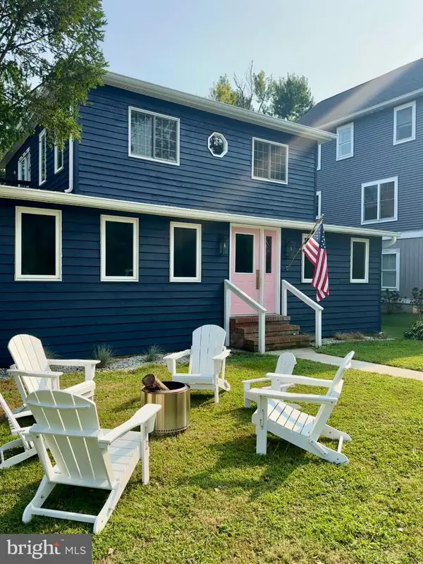 2023 Bay Rd, PASADENA, MD 21122