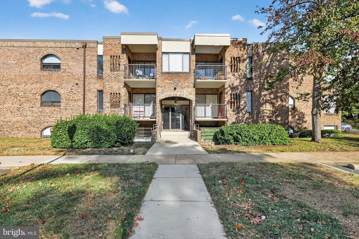 9 Silverwood Cir #3, Annapolis, MD 21403 - Image #1