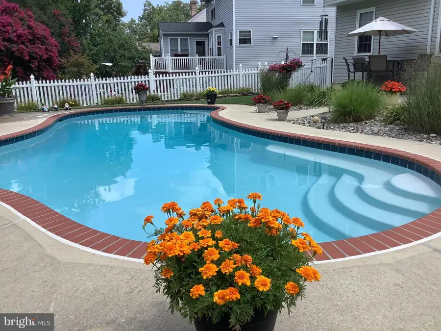 706 Willow Tree Dr, Glen Burnie, MD 21060 - Image #2