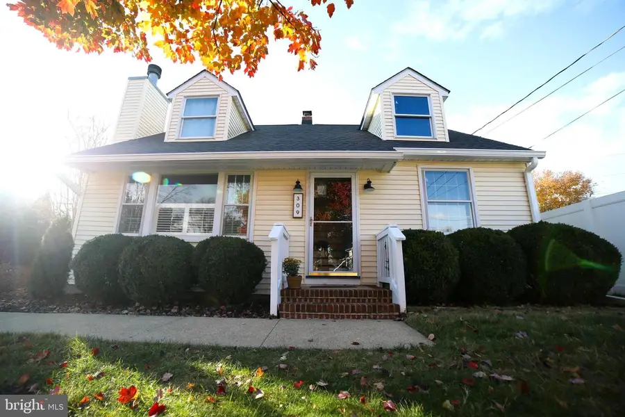 309 N Woodlawn Ave N, Annapolis, MD 21401 - Image #2