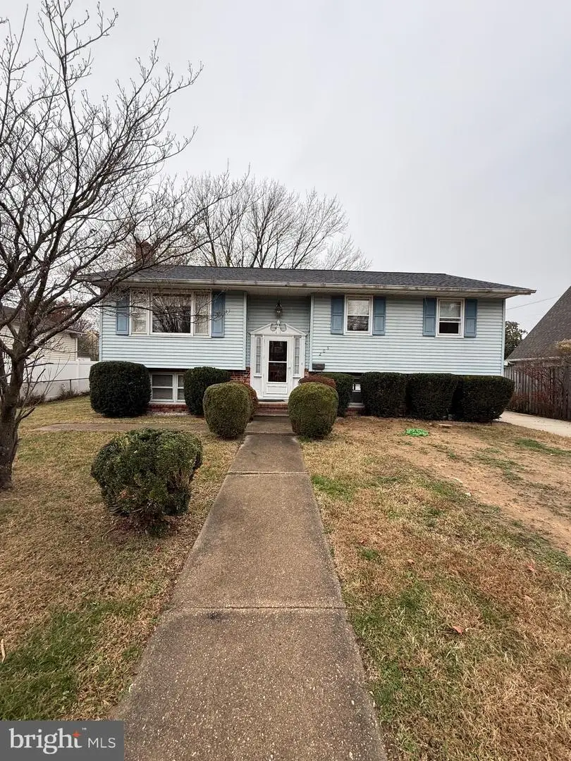 206 Glen Rd, Pasadena, MD 21122 - Image #1