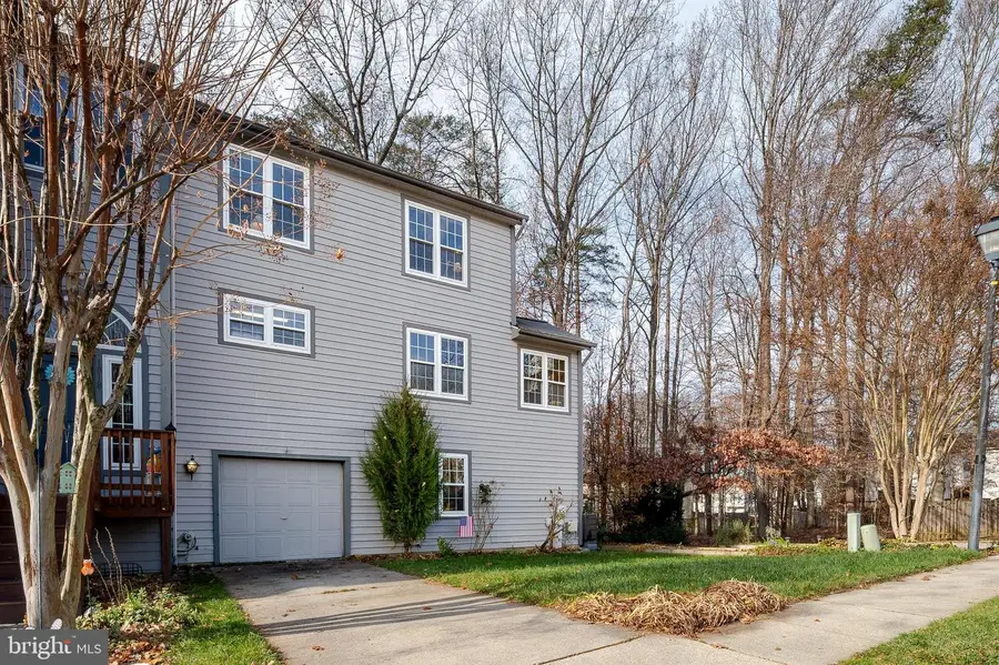 1816 Whites Ferry Pl #6, Crofton, MD 21114 - Image #2