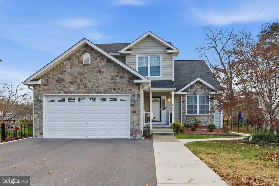 216 Daffodil Rd, Glen Burnie, MD 21060 - Image #2