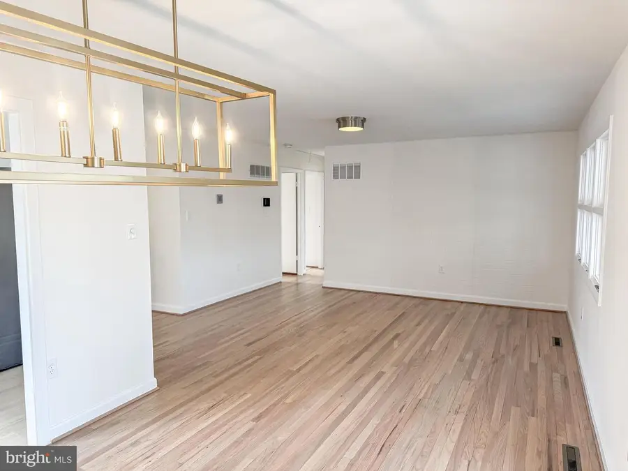 485 Kenora Dr, Millersville, MD 21108 - Image #2