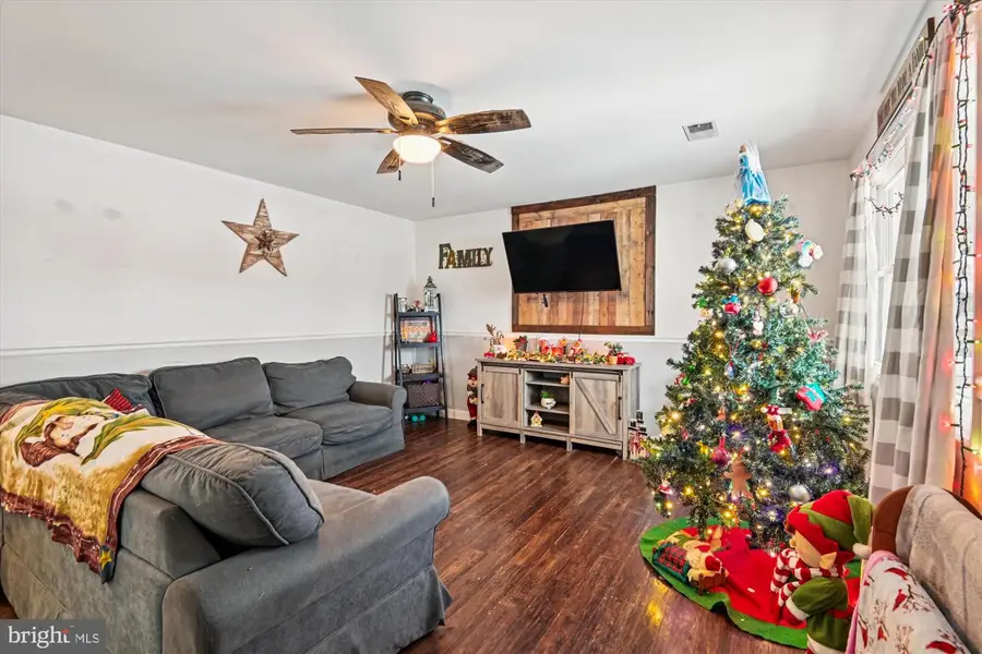 1091 Notley Ct, Pasadena, MD 21122 - Image #2