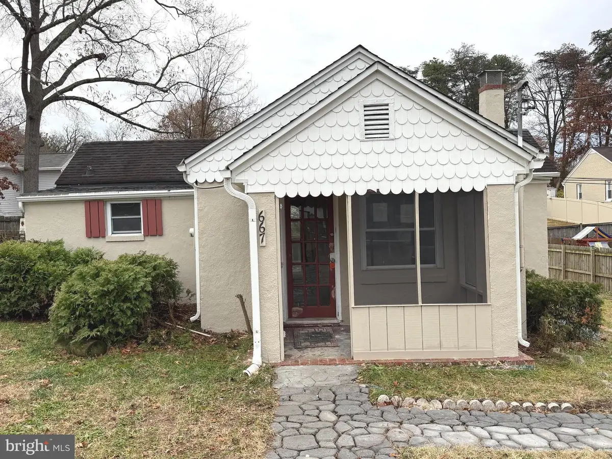 667 213th St, Pasadena, MD 21122 - Image #1