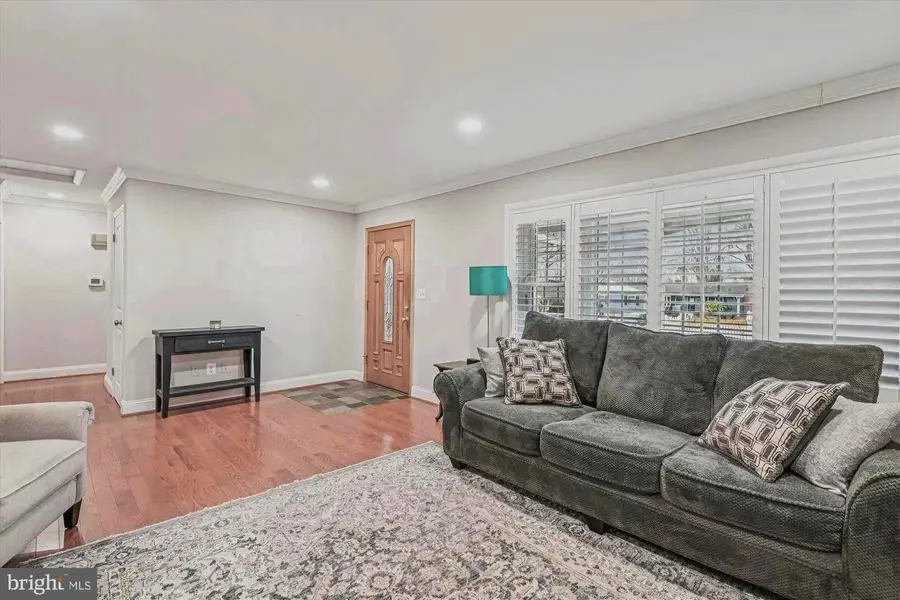 6246 Woodland Rd, Linthicum Heights, MD 21090 - Image #3