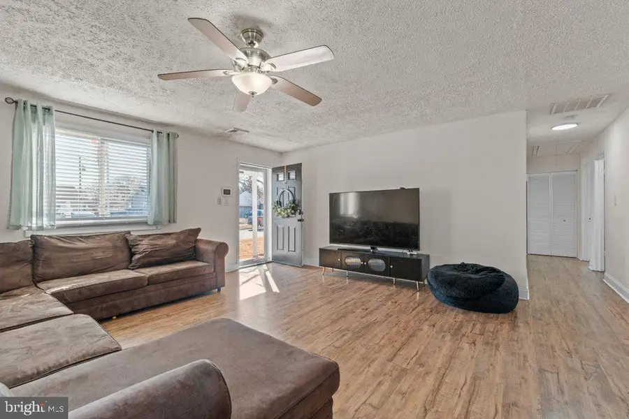 822 Dale Rd, Glen Burnie, MD 21060 - #3