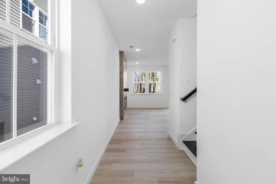 5719 Howard Dr, Glen Burnie, MD 21061 - Image #2