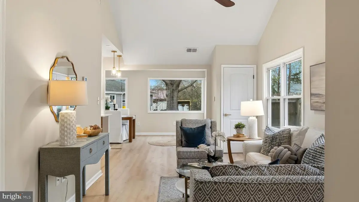 4937 Aspen St, Shady Side, MD 20764 - Image #1