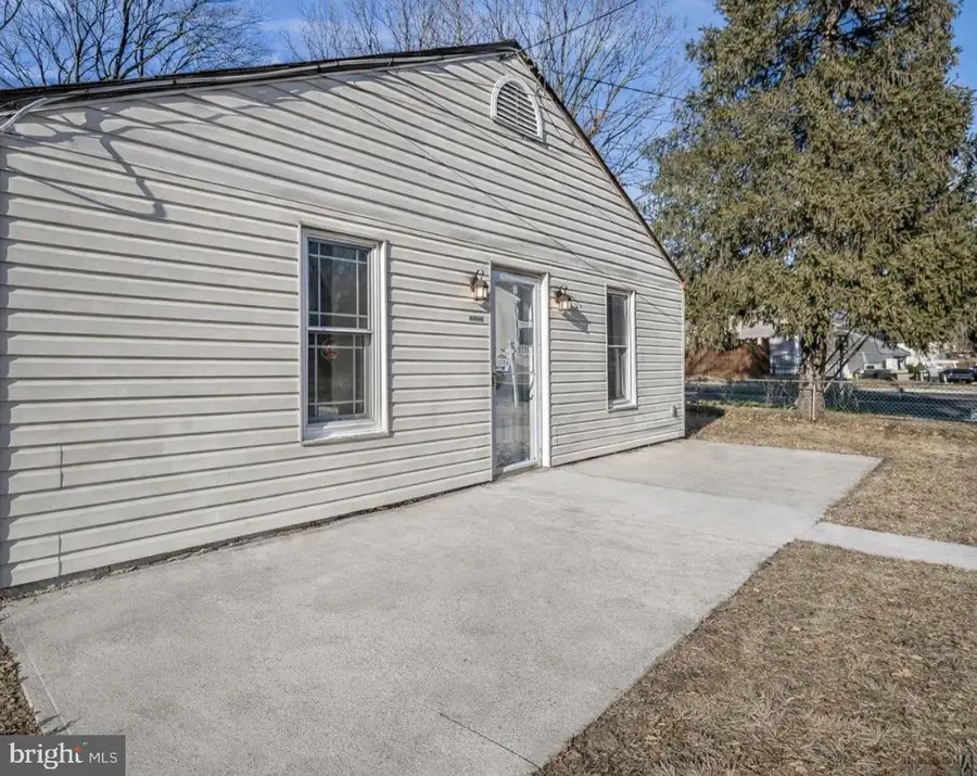 7748 Overhill Rd, Glen Burnie, MD 21060 - Image #2