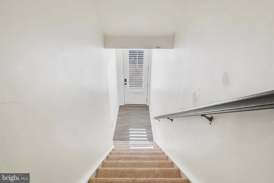 8334 Amber Beacon Cir, Millersville, MD 21108 - Image #2