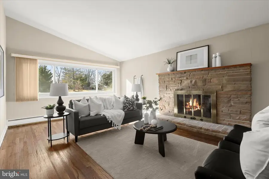 16 Wilelinor Dr, Edgewater, MD 21037 - Image #2