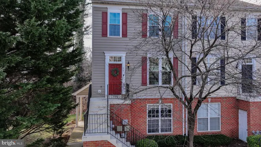 38 Harbour Heights Dr, Annapolis, MD 21401 - Image #2