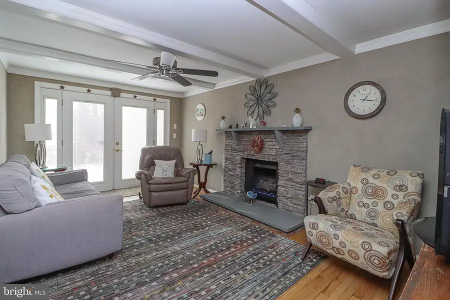 701 Snowdon Ln, Glen Burnie, MD 21061 - Image #2